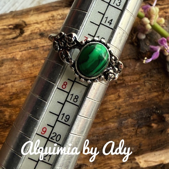 dainty Malachite gem ring/manifesting empathy and love - Picture 2 of 6